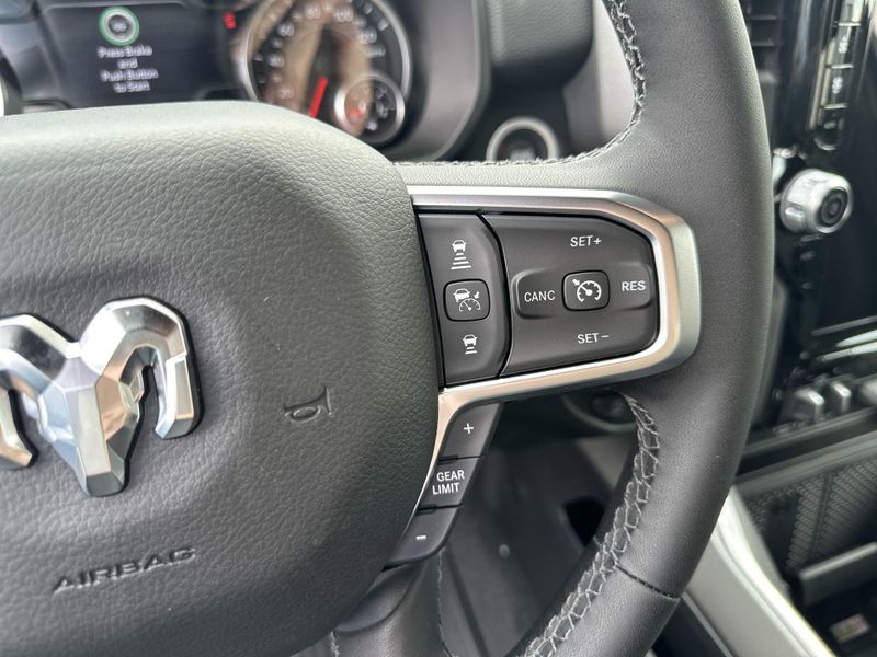 2025 RAM 1500 Big Horn Crew Cab 4x4 5