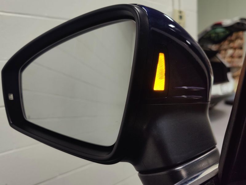 Used 2024 Volkswagen Tiguan AWD SEL R-Line w/Sunroof/NavImage 11