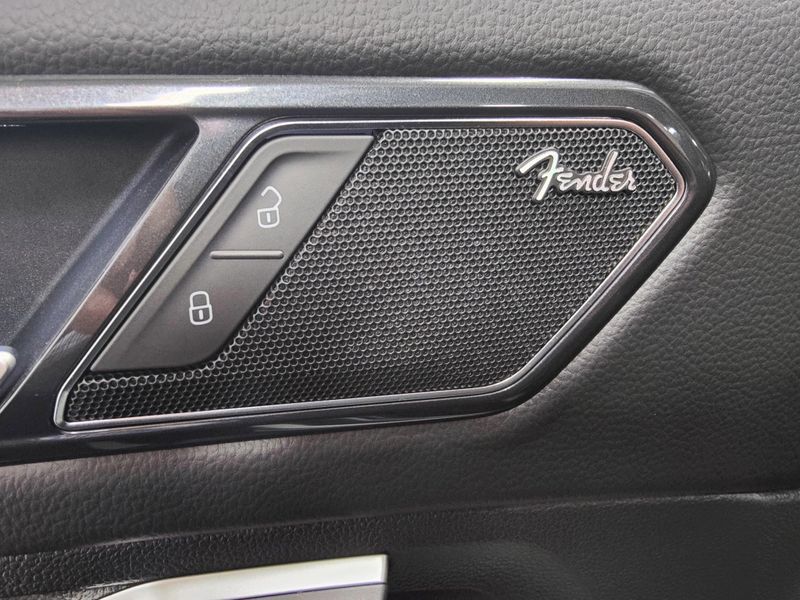 Used 2024 Volkswagen Tiguan AWD SEL R-Line w/Sunroof/NavImage 9