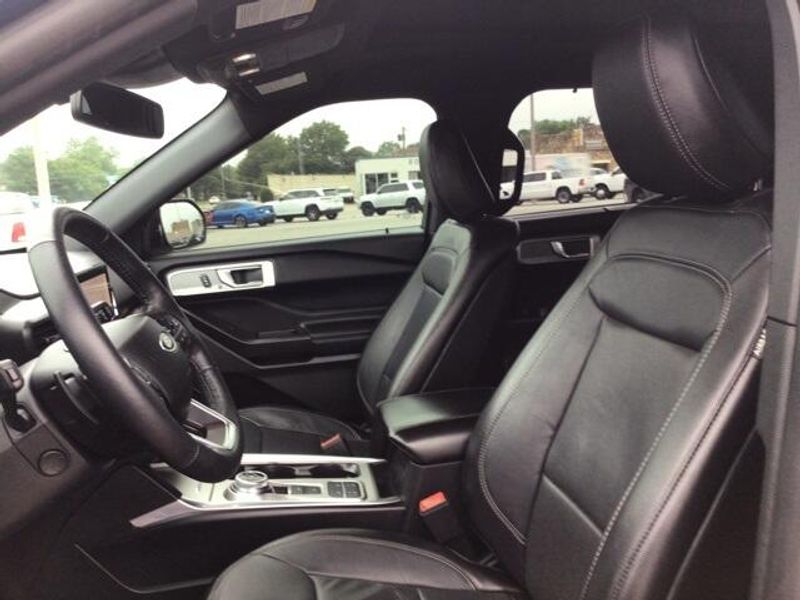 2020 Ford Explorer LimitedImage 14
