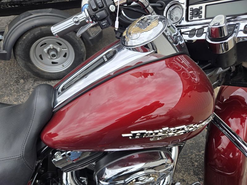USED 2010 HARLEY STREET GLIDE Image 8