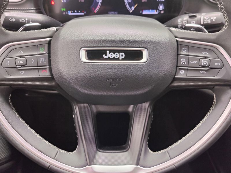 2024 Jeep Grand Cherokee L Laredo X 4x4 w/Sunroof/Lux TechImage 29