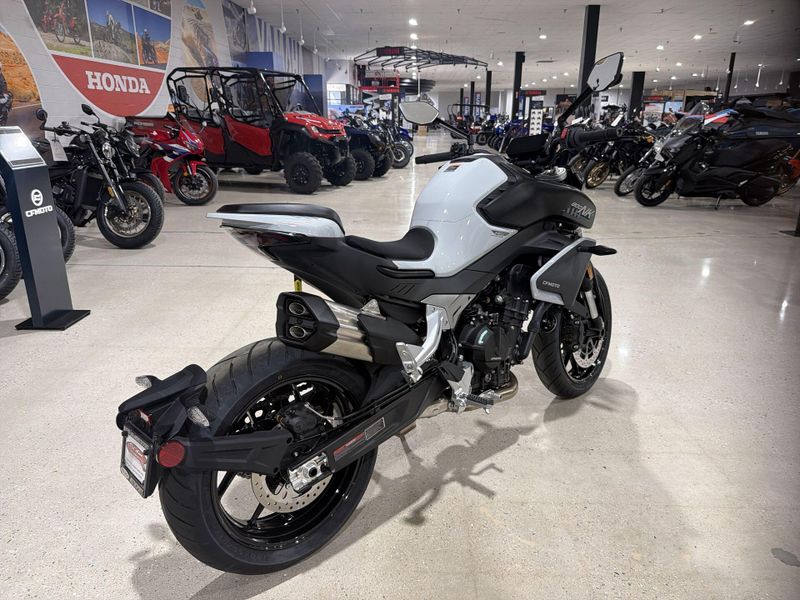 New 2026 CFMOTO 800NK Image 18