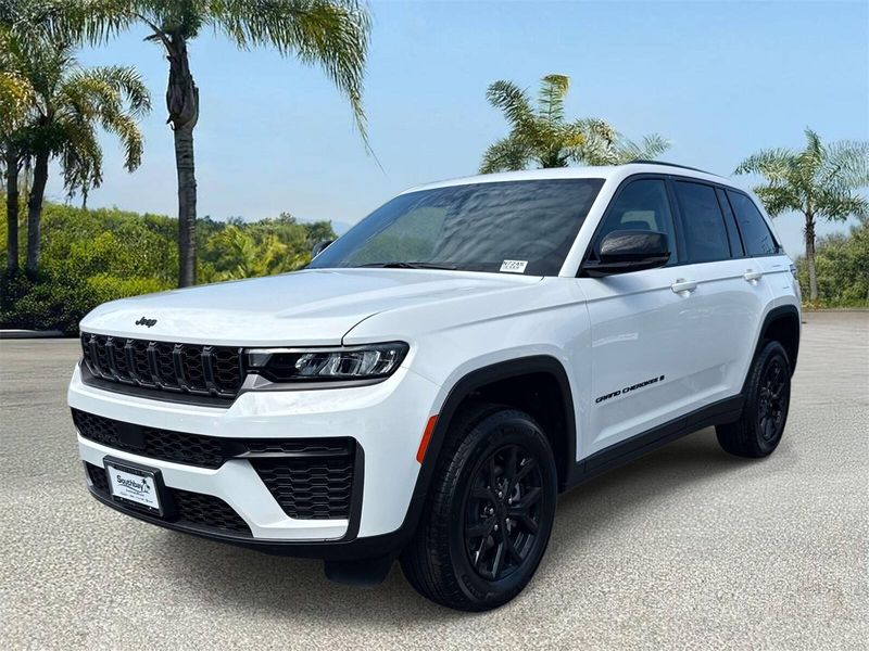 New 2026 Jeep Grand Cherokee Laredo Altitude 4x4