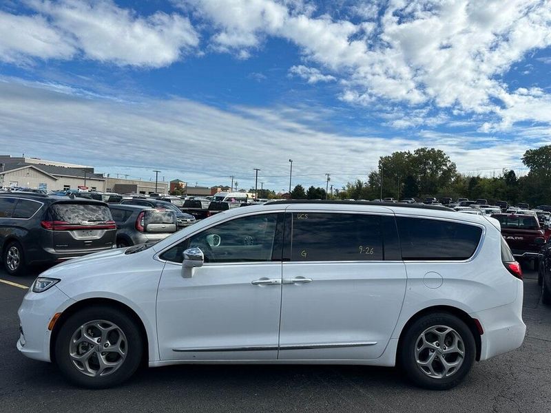 2022 Chrysler Pacifica LimitedImage 10