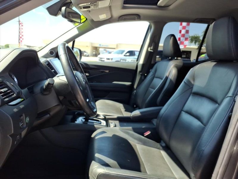 2018 Honda Ridgeline RTL-E photo 23