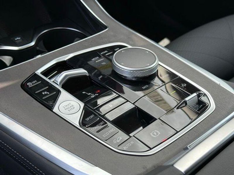 New 2027 BMW X7 xDrive40iImage 25