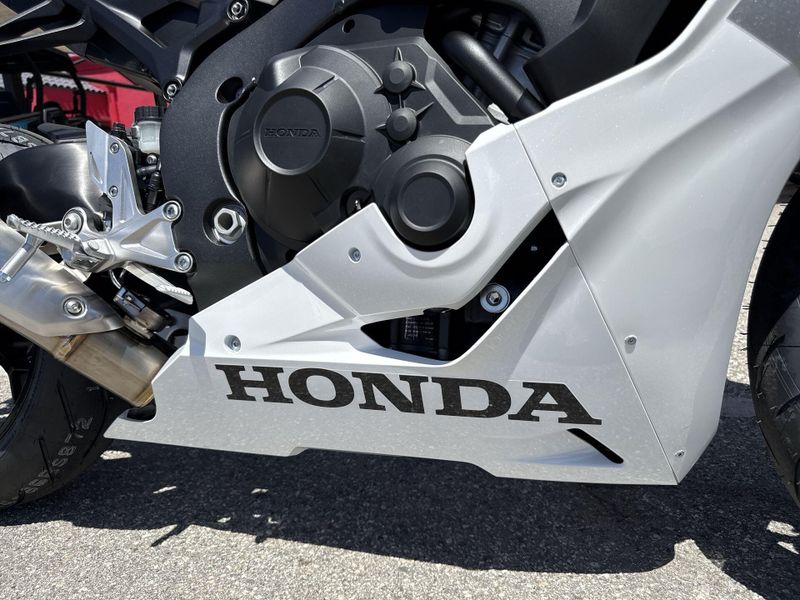 New 2027 Honda CBR1000RR Image 19