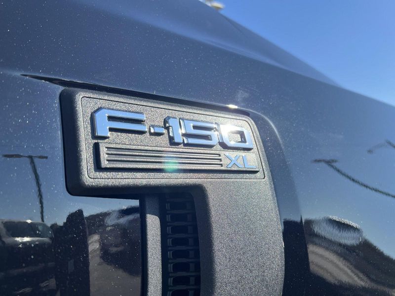 2025 Ford F-150 XL photo 3