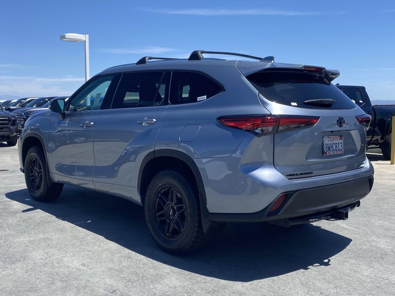 Used 2021 Toyota Highlander XLEImage 5