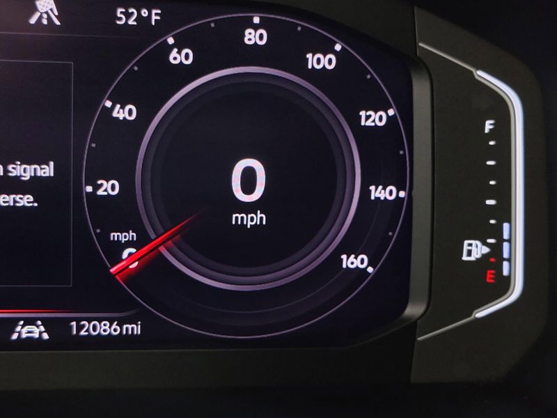 Used 2024 Volkswagen Tiguan AWD SEL R-Line w/Sunroof/NavImage 37