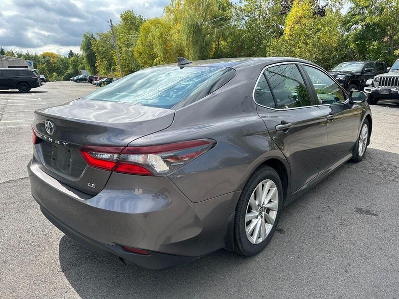 2023 Toyota Camry LE photo 9