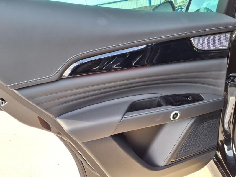 New 2025 Maserati Grecale ModenaImage 11