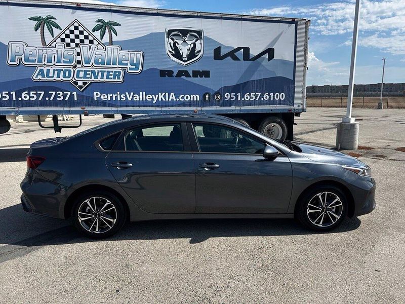 Used 2024 Kia Forte LXSImage 3