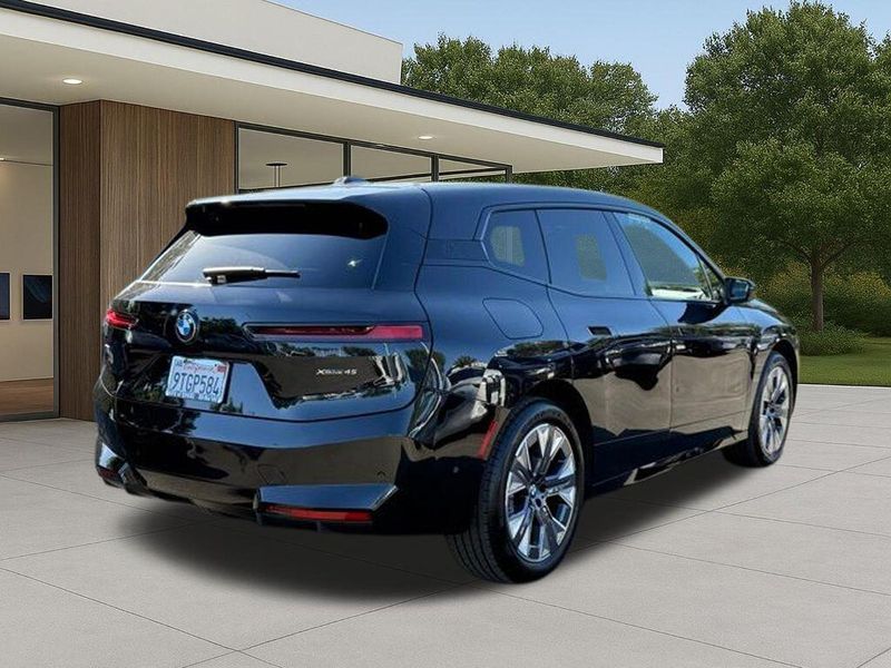 Used 2026 BMW iX xDrive45Image 8