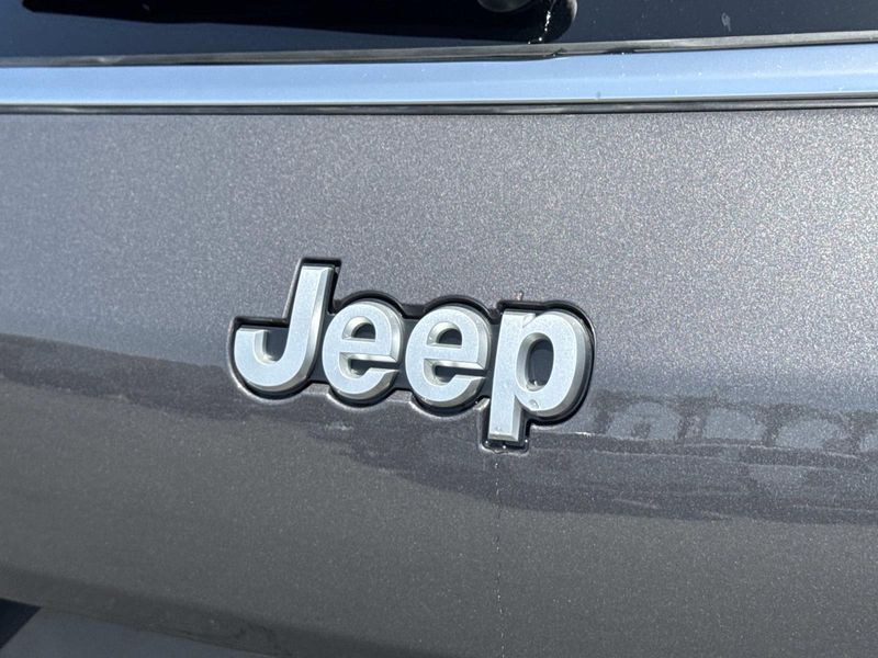 New 2026 Jeep Grand Cherokee L Laredo 4x2