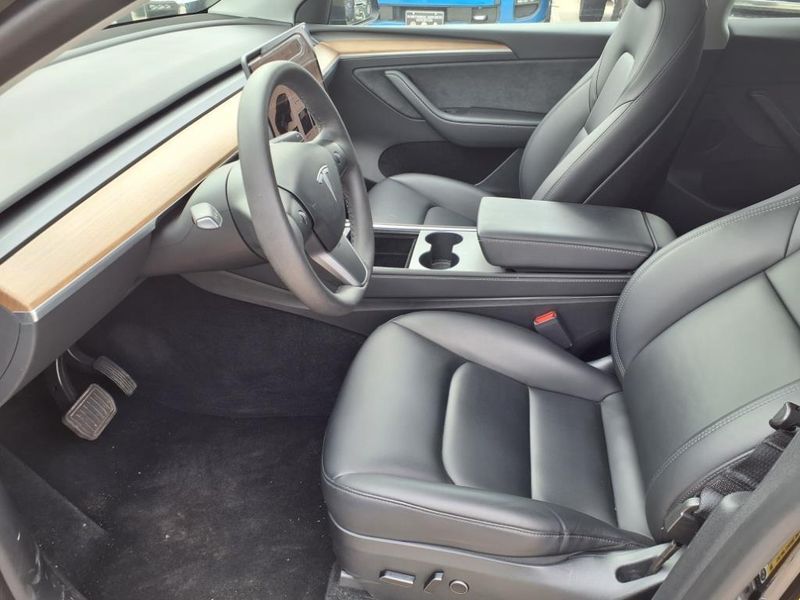 2023 Tesla Model Y Long RangeImage 17