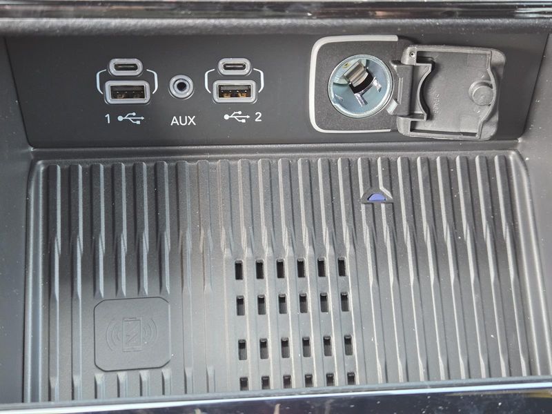 New 2026 Jeep Grand Cherokee Laredo Altitude 4x2