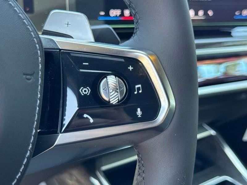 New 2026 BMW 7 Series 750e xDriveImage 23