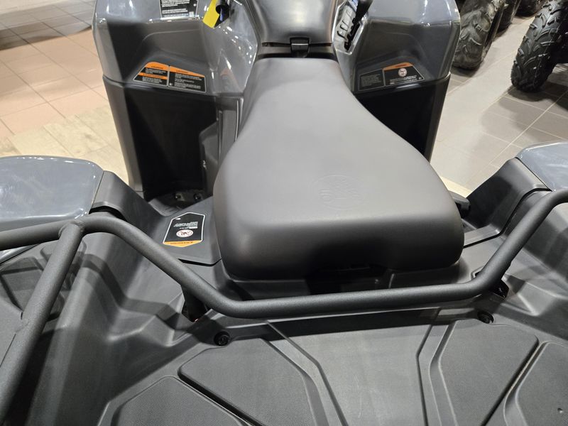 2025 Can-Am OUTLANDER 700 GRANITE GRAY Image 15