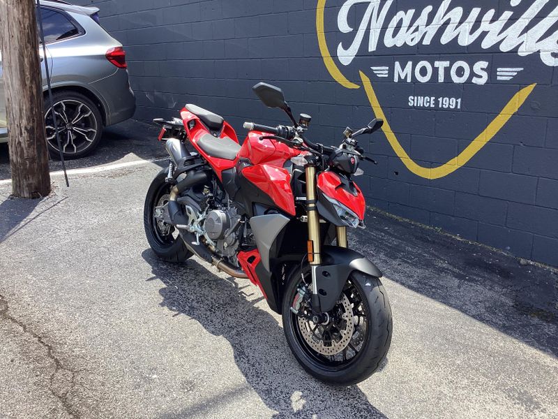 New 2025 Ducati Streetfighter V2 