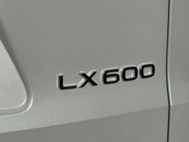 New 2026 Lexus LX 600 LuxuryImage 13