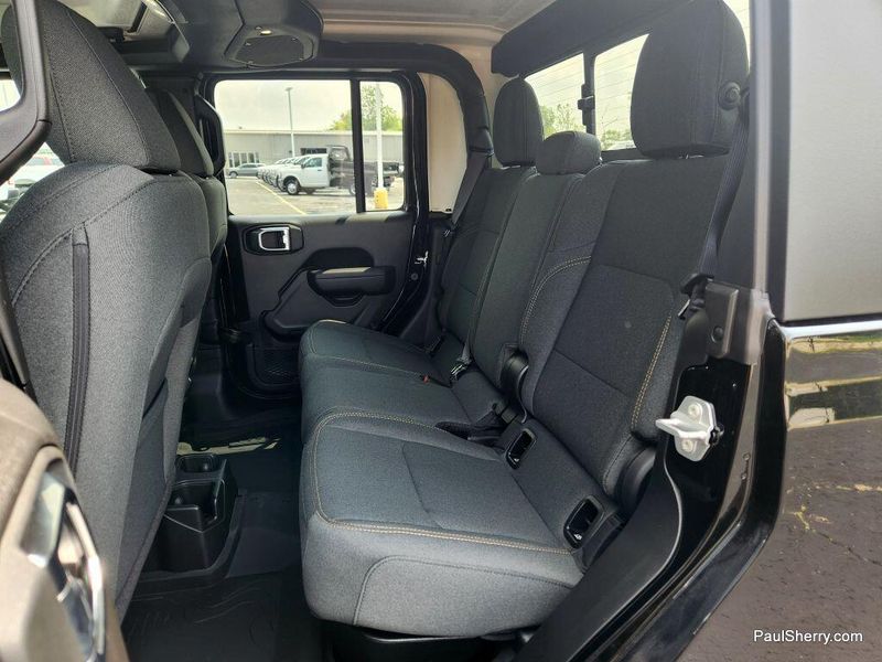 New 2025 Jeep Gladiator Willys 4x4