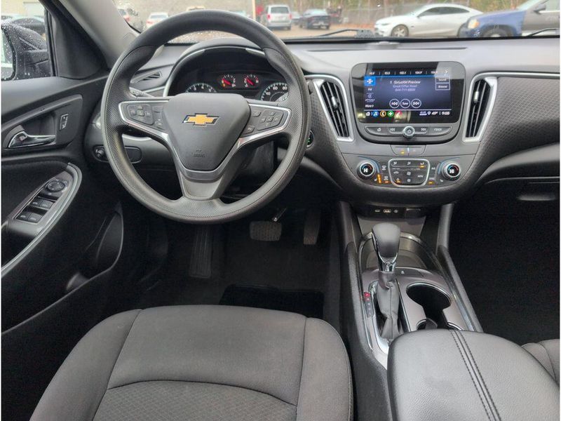 Used 2023 Chevrolet Malibu LTImage 32