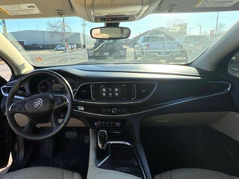 Used 2019 Buick Enclave EssenceImage 10