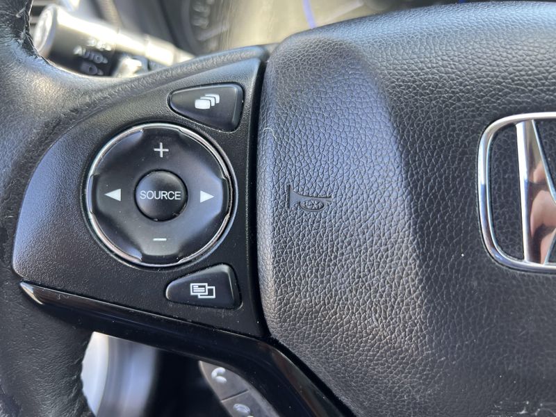 2017 Honda HR-V EX-L NaviImage 10