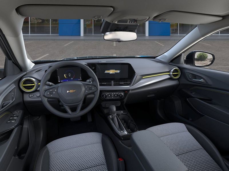 2025 Chevrolet Trax LTImage 15