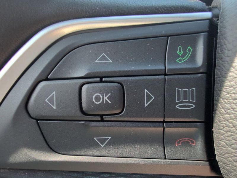 New 2025 Jeep Grand Cherokee Altitude X 4x2Image 24