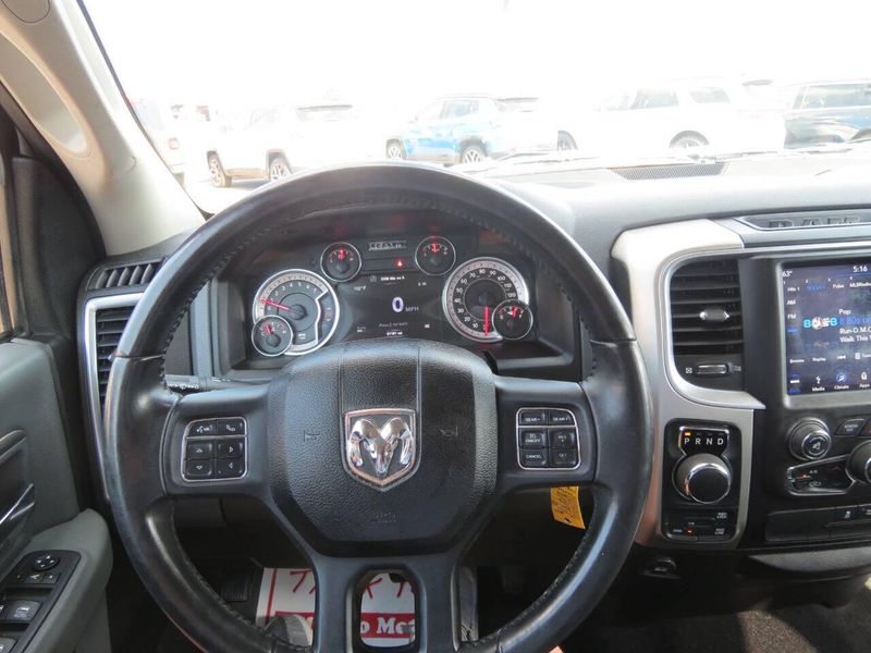 Used 2019 RAM 1500 Classic SLT 4x4 4dr Crew Cab 5.5 ft. SB PickupImage 18