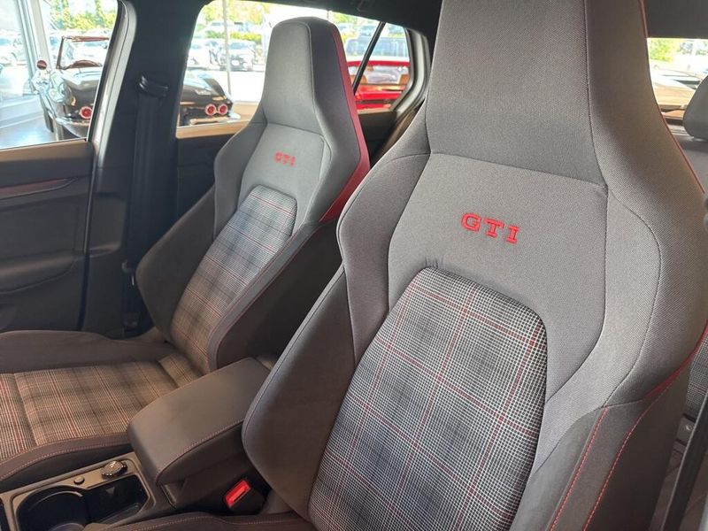 2023 Volkswagen Golf GTI 2.0T SE
