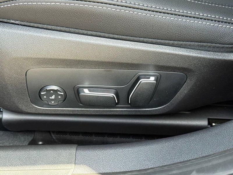 New 2026 BMW 3 Series 330iImage 17