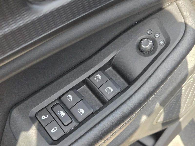 Used 2023 Jeep Grand Cherokee Altitude 4x4