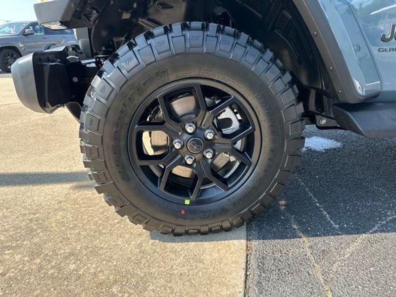 New 2025 Jeep Gladiator High Tide 4x4