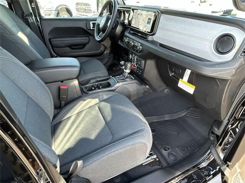 New 2025 Jeep Wrangler 4-door WillysImage 15
