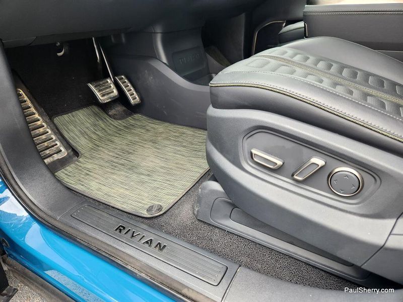 2023 Rivian R1S Launch EditionImage 32