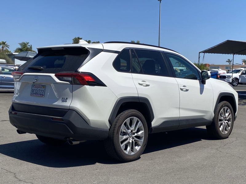 2022 Toyota RAV4 XLE PremiumImage 3