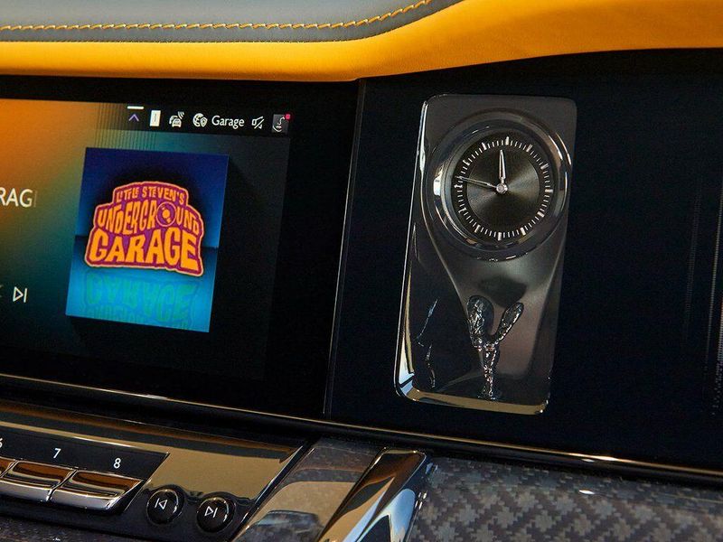 New 2026 Rolls-Royce Cullinan Black BadgeImage 18