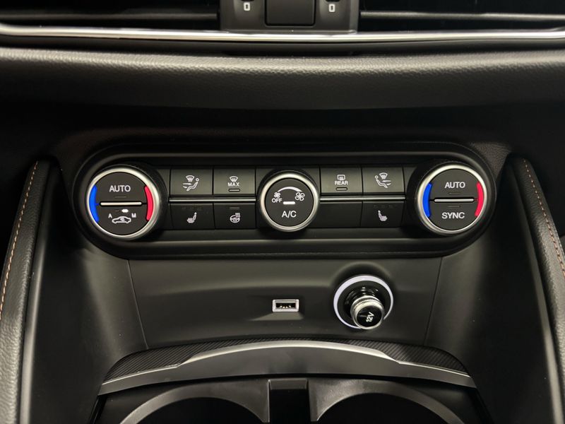 New 2025 Alfa Romeo Stelvio Intensa AwdImage 16