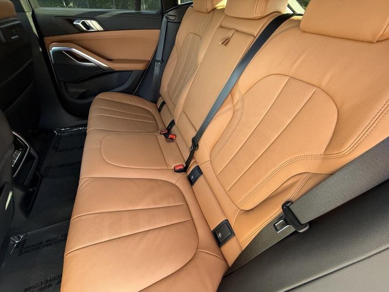 2022 BMW X6 xDrive40iImage 32