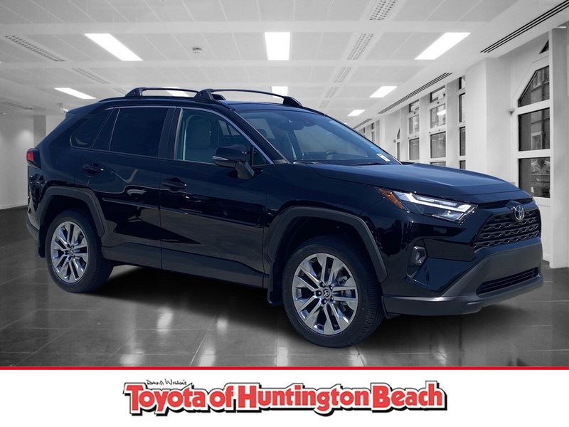 2025 Toyota RAV4 XLE PremiumImage 1