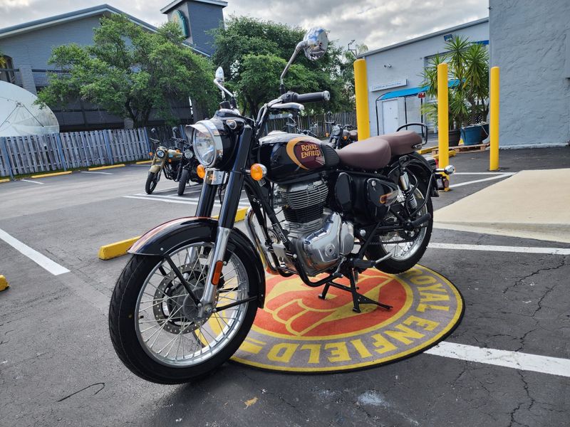 2023 Royal Enfield CLASSIC 350 Image 10