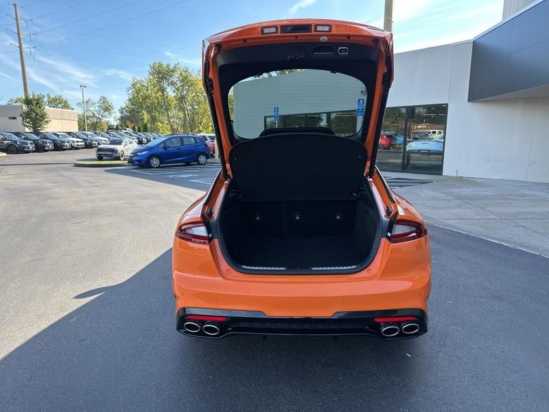 2020 Kia Stinger GT2 photo 18