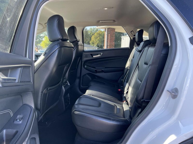 2022 Ford Edge Titanium photo 33