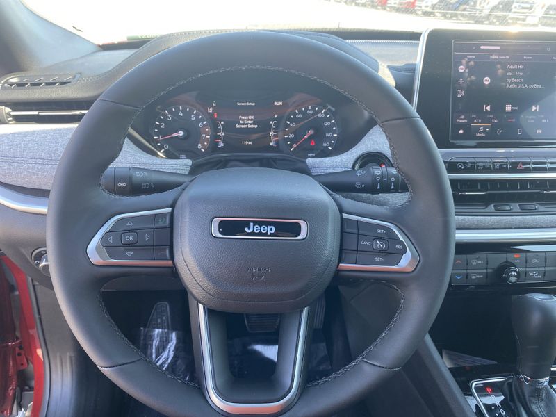 2025 Jeep Compass Latitude photo 12
