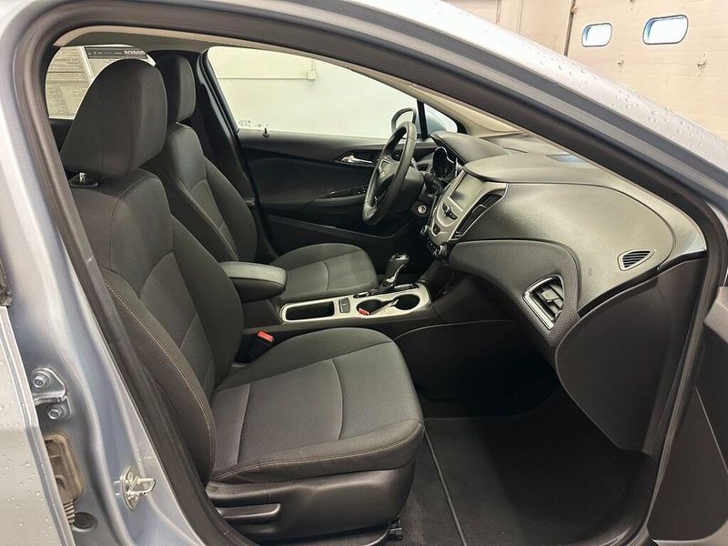 2018 Chevrolet Cruze LSImage 25