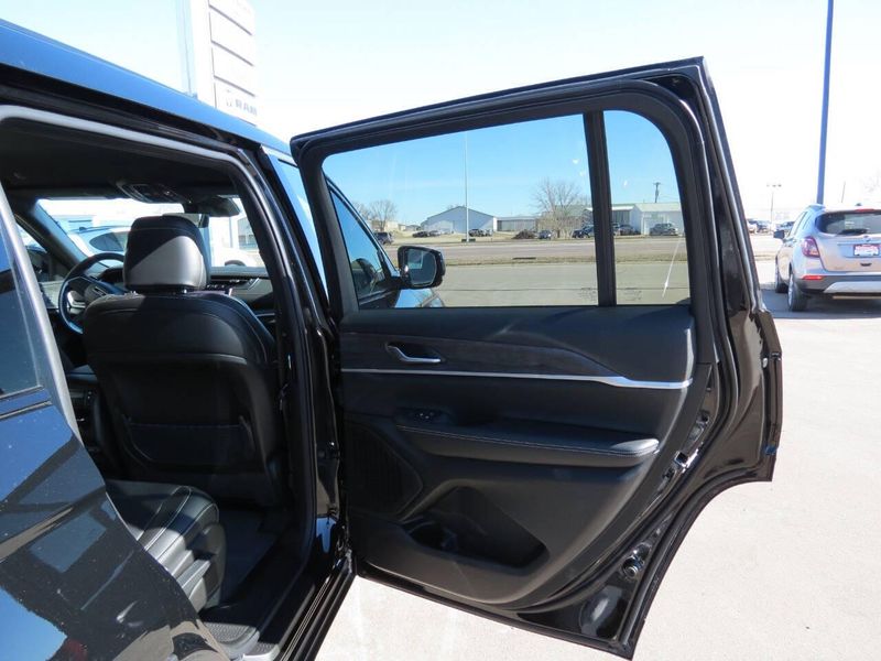 2025 Jeep Grand Cherokee L Limited 4x4Image 31